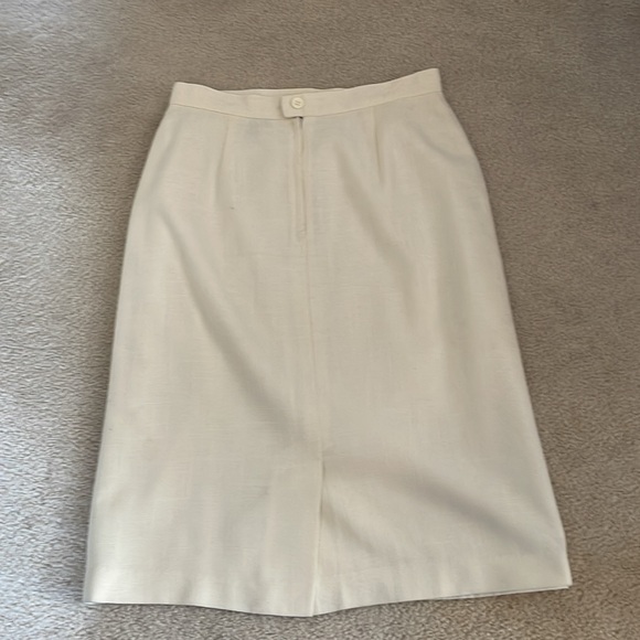 Vintage Patricia Roberts Cream Suit Jacket with Skirt, size 12 - Picture 7 of 8